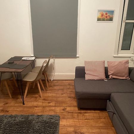 Luxury 1-Bed Apartment With Stunning City Views Perfect For Short Stays In לונדון מראה חיצוני תמונה