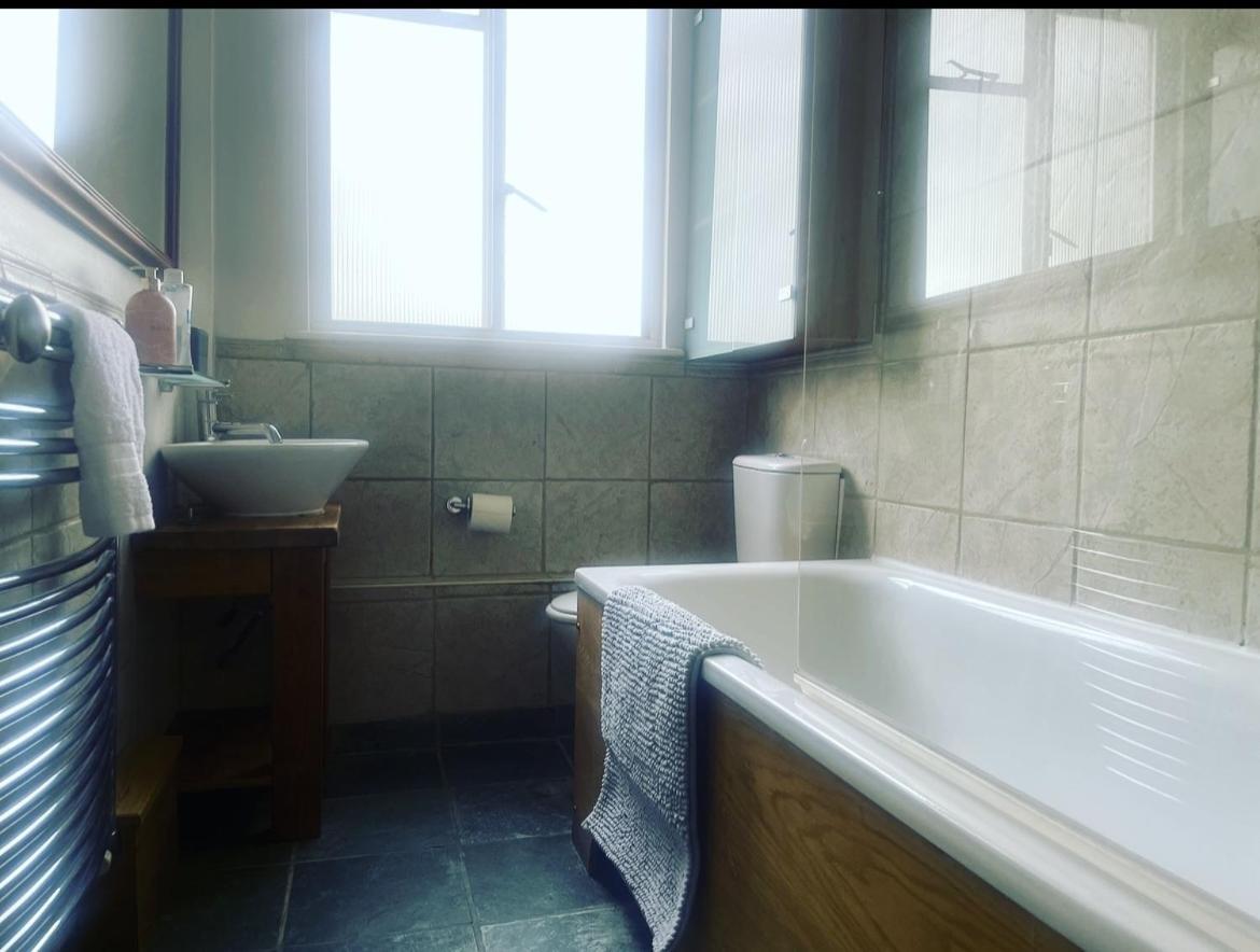 Luxury 1-Bed Apartment With Stunning City Views Perfect For Short Stays In לונדון מראה חיצוני תמונה
